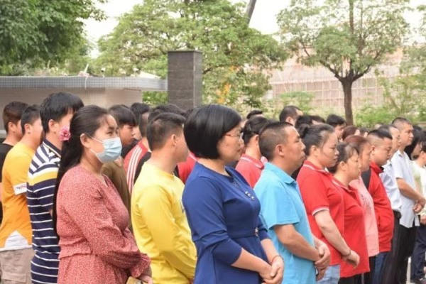 四月也要元气满满!摩登7摩登7昨日召开全体动员晨会 四月也要元气满满!摩登7摩登7昨日召开全体动员晨会