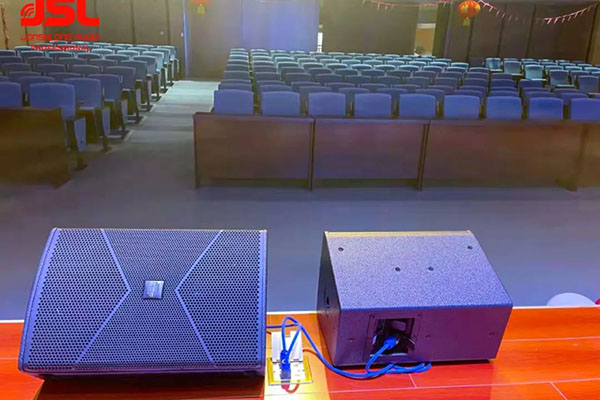 助力校园教育，四川成都龙泉驿区特殊教育学校多功能厅选用摩登7K系列有源线阵