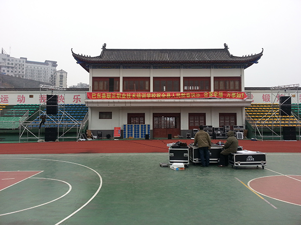 摩登7案例-巴东工程户外演出工程案例